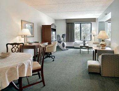 Hotel Wingate By Wyndham Raleigh Durham / Airport Esterno foto