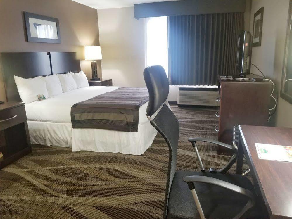 Hotel Wingate By Wyndham Raleigh Durham / Airport Esterno foto